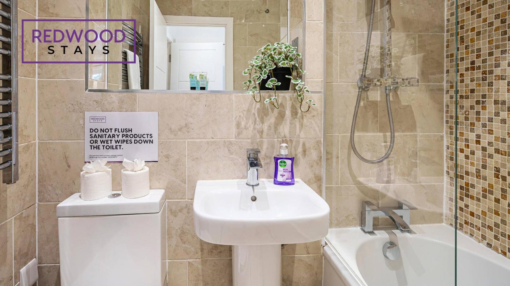 1 Bed 1 Bath Town Center Apartments For Corporates & Contractors, Wifi, Netflix And Parking On Selected Units By Redwood Stays Aldershot Exterior foto