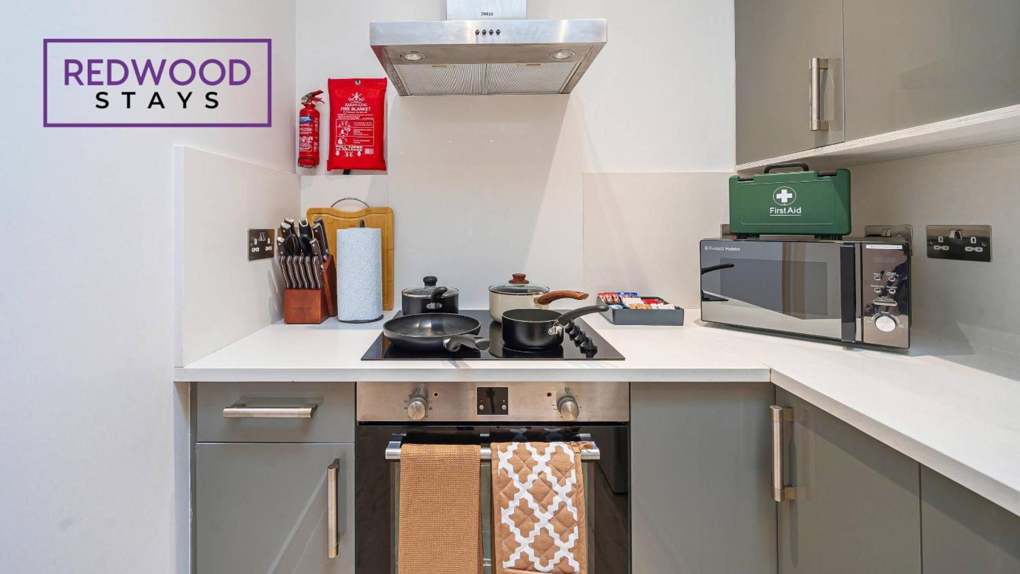 1 Bed 1 Bath Town Center Apartments For Corporates & Contractors, Wifi, Netflix And Parking On Selected Units By Redwood Stays Aldershot Exterior foto